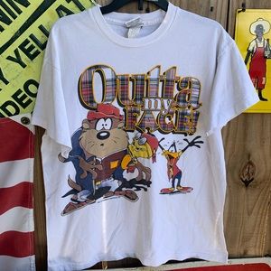 Vintage 1996 Looney Tunes Outta my Face T-shirt Size L/XL rooms Smaller